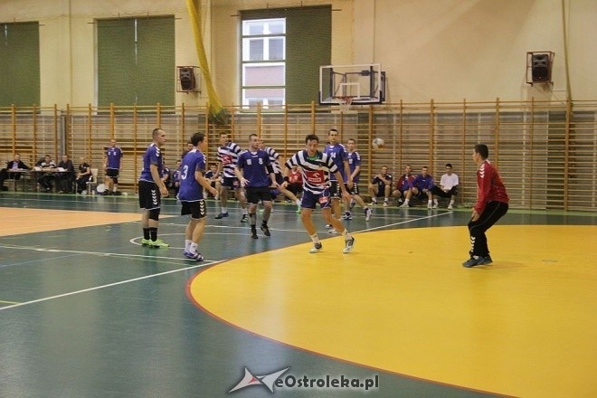 II liga: Inauguracyjna porażka Tr&oacute;jki, zdecydowała pierwsza połowa [ZDJĘCIA]