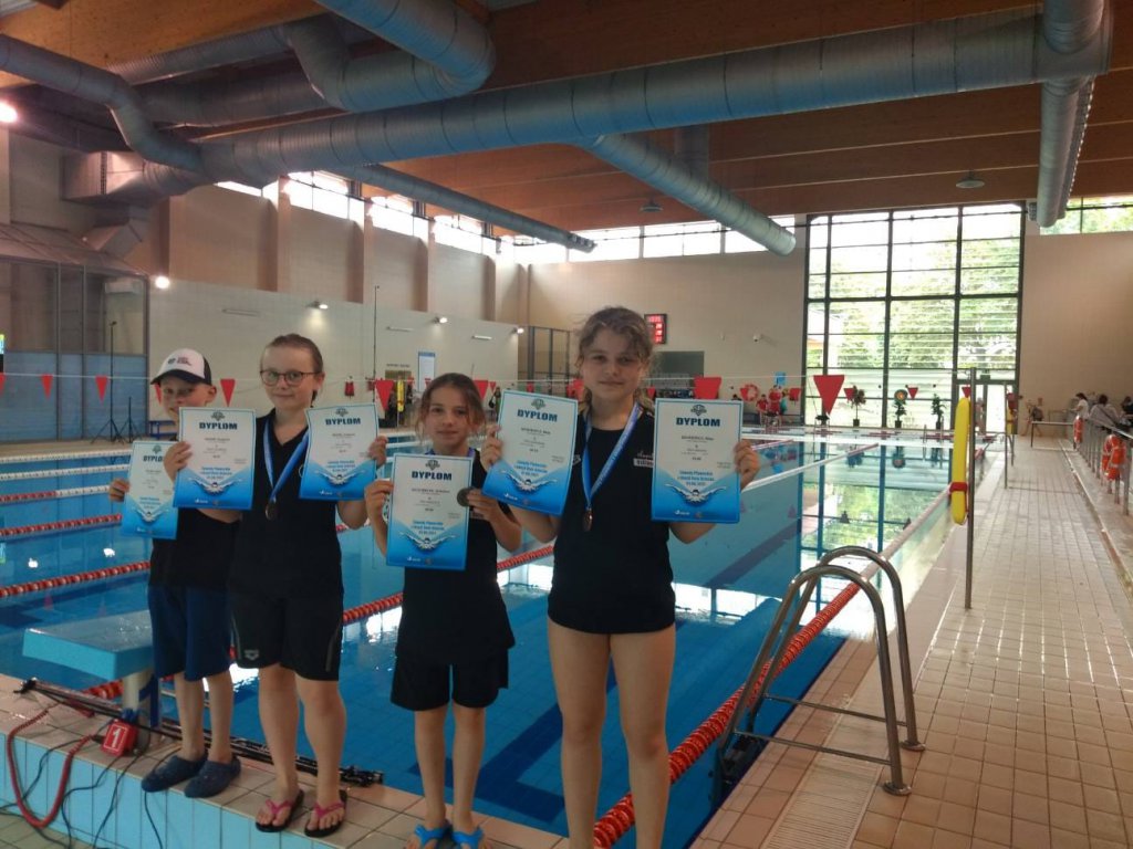 Piątka Ostrołęka z medalami na Dzień Dziecka