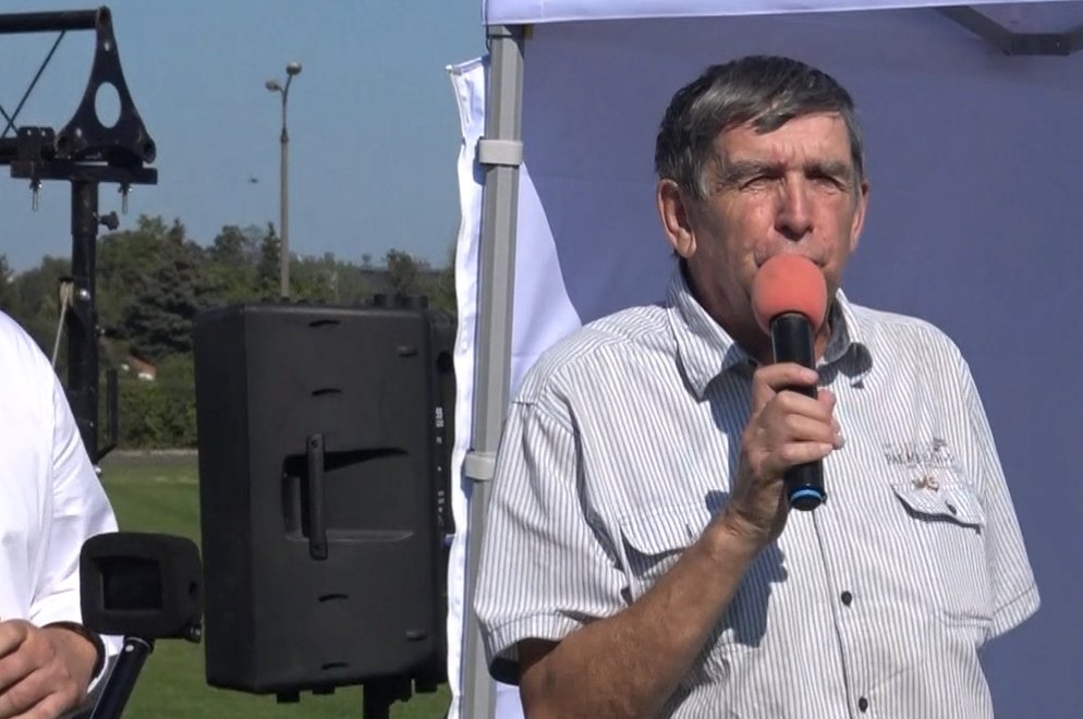 52 lata jako sędzia! Jerzy Dąbrowski to legenda ostrołęckiego p&oacute;łmaratonu [WIDEO]