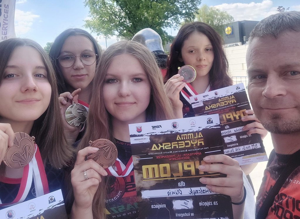 Świetny start Predatora. "11 zawodników, 10 medali. Wynik mega!"