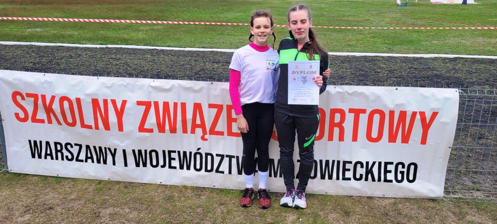 Zawodniczki Siódemki pobiegły na przełajach