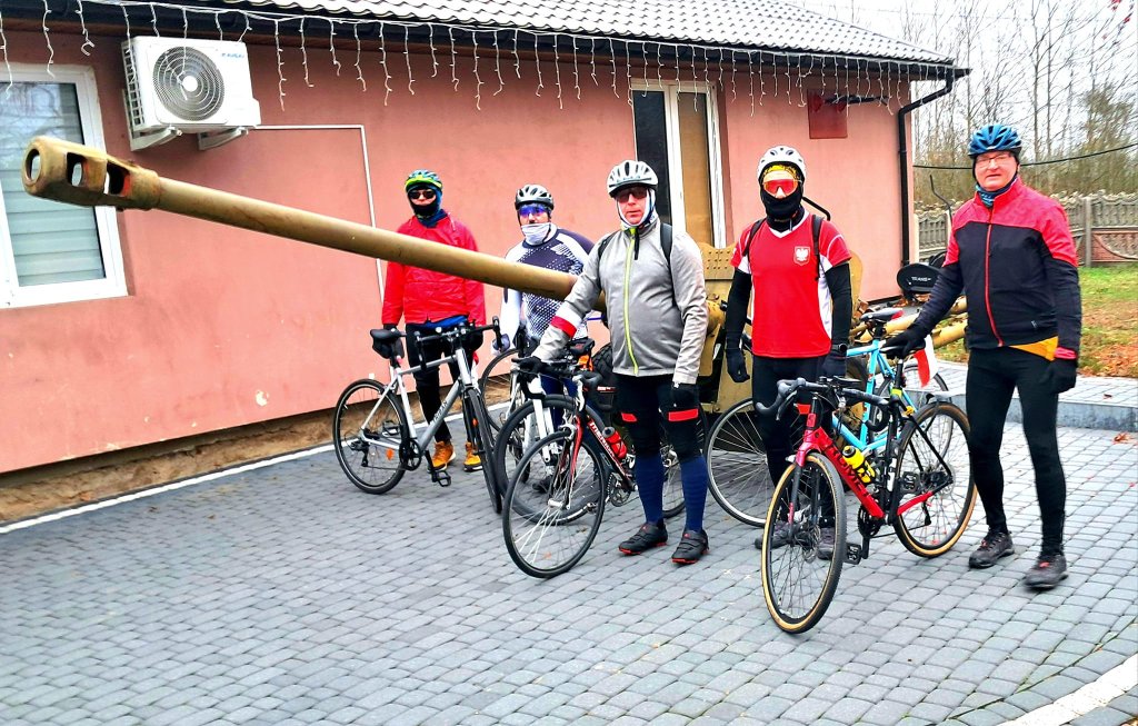 106 km na dw&oacute;ch k&oacute;łkach dla Niepodległej [ZDJĘCIA]