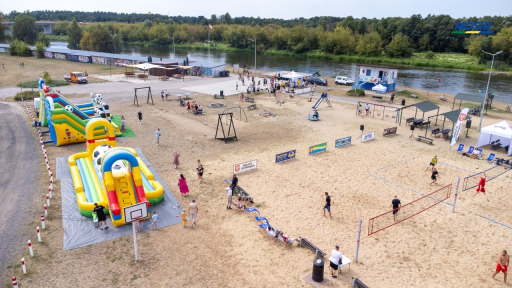 Siatkarskie potyczki na plaży miejskiej [WIDEO, ZDJĘCIA]