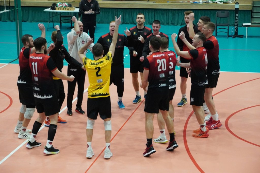 Volley nie zawiódł i pewnie wygrał. Jest wciąż w grze o utrzymanie w II lidze