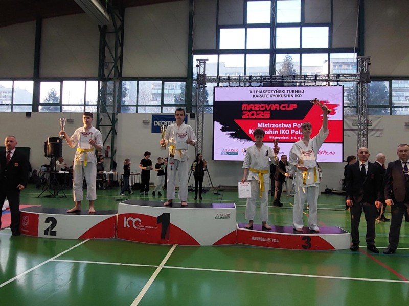 Ostrołęccy karatecy z kolejnymi medalami