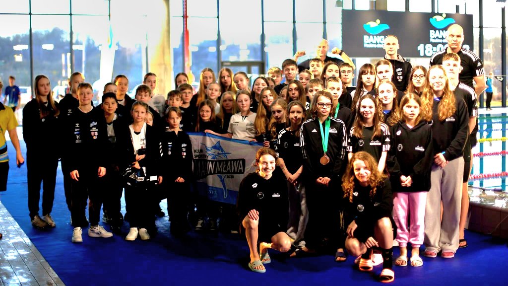 Ostrołęccy pływacy podbili Kowno. 11 medali Piątki na litewskiej pływalni - w tym trzy złota Zuzi Zecer
