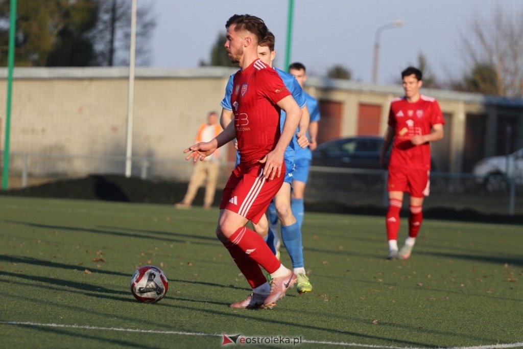 Narew zagra dla Marcela! Piłkarskie emocje w Wielki Piątek w Ostrołęce
