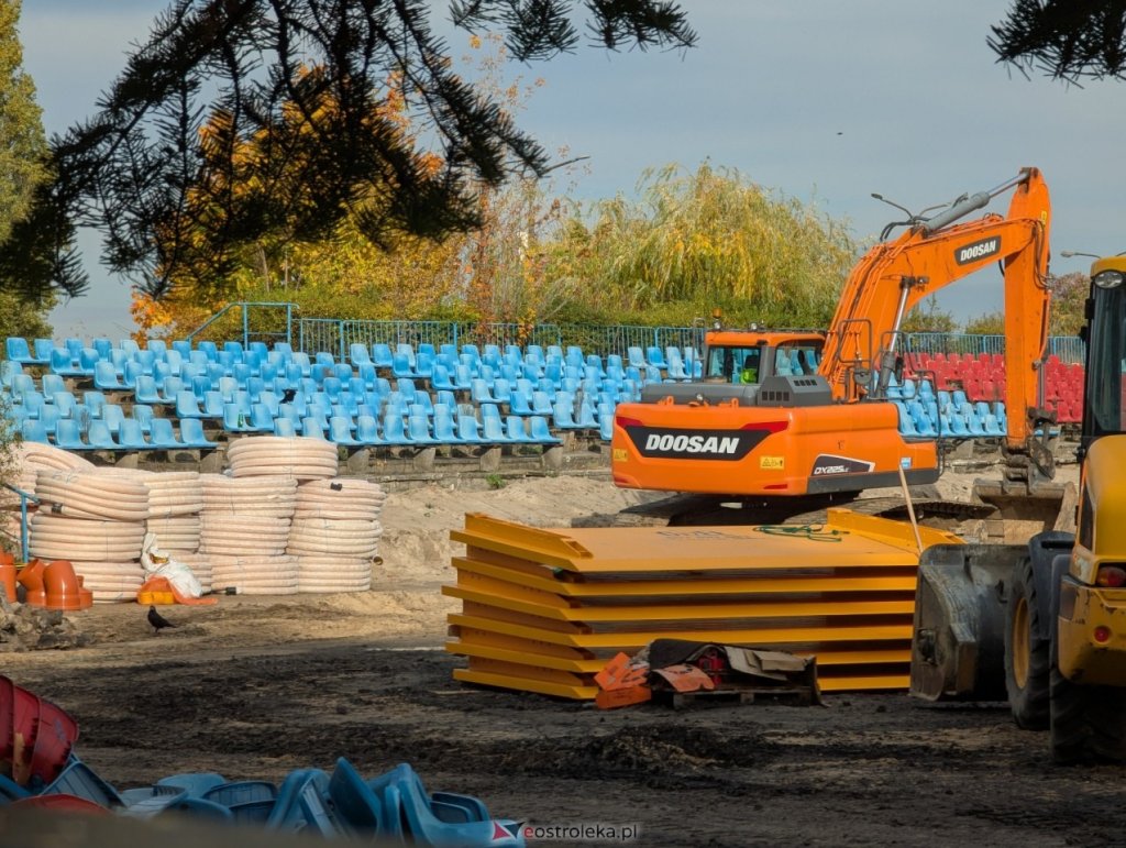 Ruszają konsultacje społeczne w sprawie przebudowy stadionu w Ostrołęce [ZDJĘCIA]