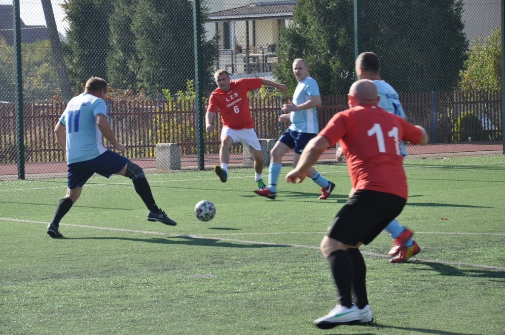 Turniej oldboj&oacute;w w Obierwi. Strzelono 49 bramek