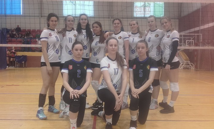 Młodziczki Nike jako husaria w bitwie o finał Mistrzostw Mazowsza