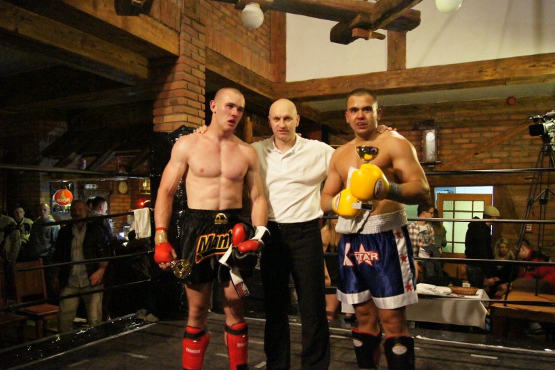 Dobry wstęp Radosława Grzelewskiego na Undeground Fight Show 5