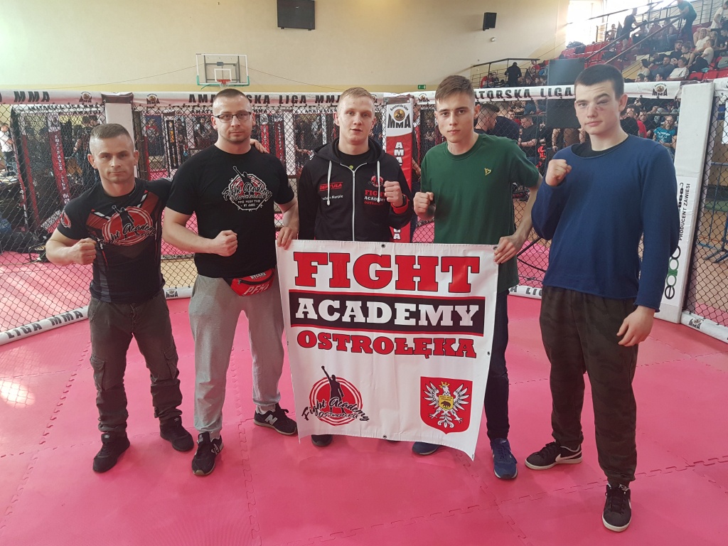 Łasiewicki niepokonany! Fight Academy z medalami w Suszu
