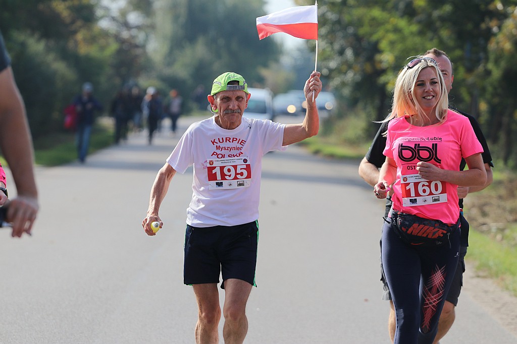 Sportowy hołd dla marynarzy i ułan&oacute;w! Bieg w gminie Rzekuń (zdjęcia)