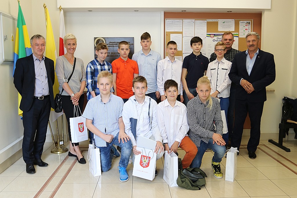 Młodzi medaliści z wizytą w ratuszu (zdjęcia)