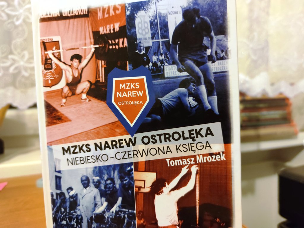 "Niebiesko-Czerwona Księga" wciąż w sprzedaży
