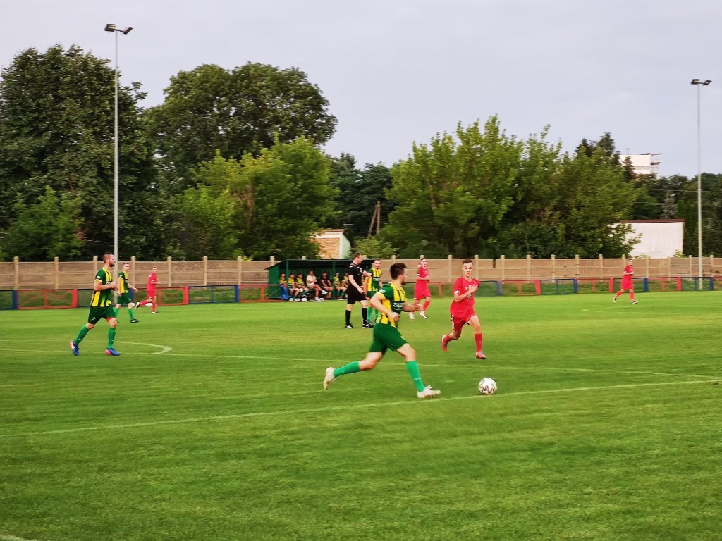 Spora publika i 5 goli. Narew wygrała sparing z Kurpikiem