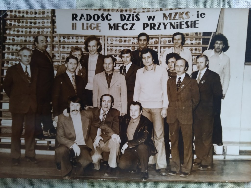"Radość dziś w MZKS-ie, II ligę mecz przyniesie". To był historyczny sukces dla Ostrołęki