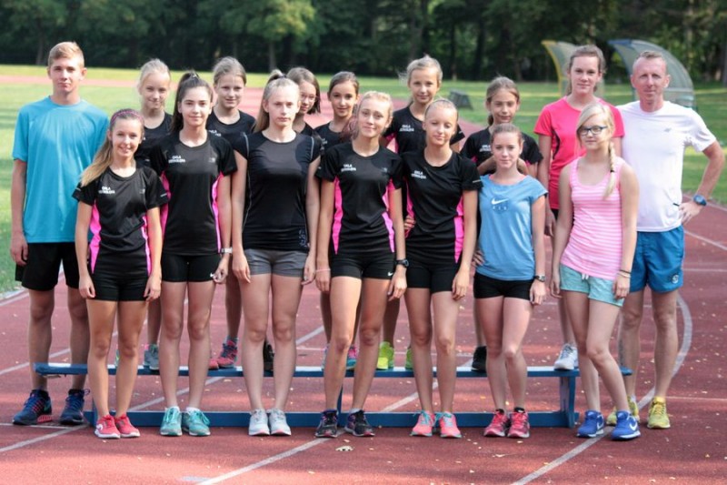 Lekkoatleci OKLA na obozie sportowym w Pucku