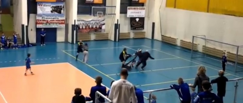 Skandal podczas turnieju im. Harabasza: Pijani kibole zakł&oacute;cili porządek - zobacz nagranie! [WIDEO]