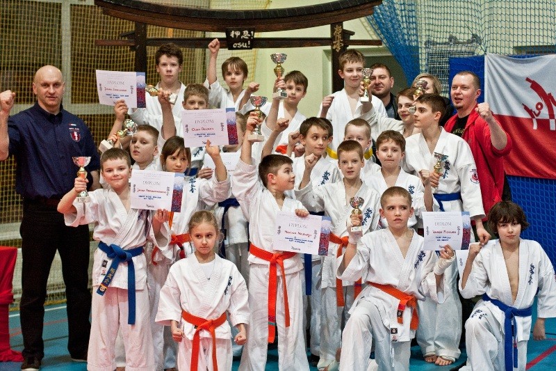 Karate kyokoushin: Dobra postawa ostrołęczan na zawodach w Konstancinie